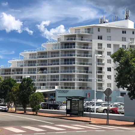 Base Holidays - Ettalong Beach Premium Apartments Экстерьер фото
